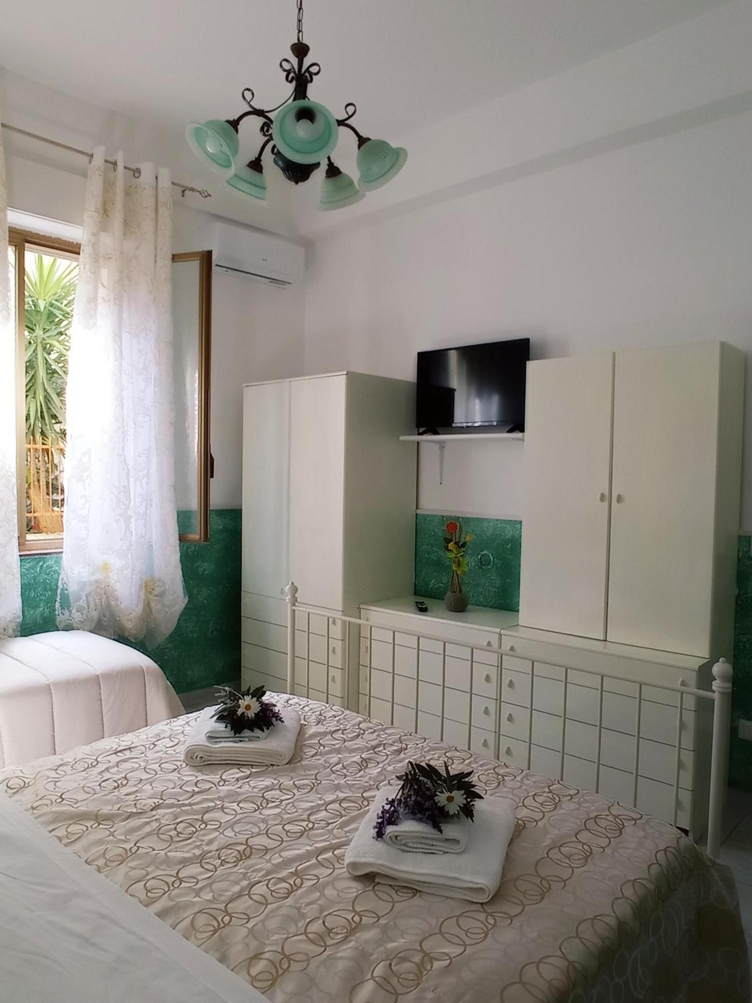 Mary Home - Casa Vacanza Taormina Habitación foto